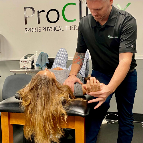 Shoulder-pain-ProClinix-Sports-Physical-Therapy-and-Chiropractic-Armok-Pleasantville-Ardsley-West-Harrison-Tarrytown-Larchmont-NY